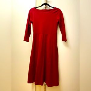 Beautiful maroon midi dress with 3/4 sleeve